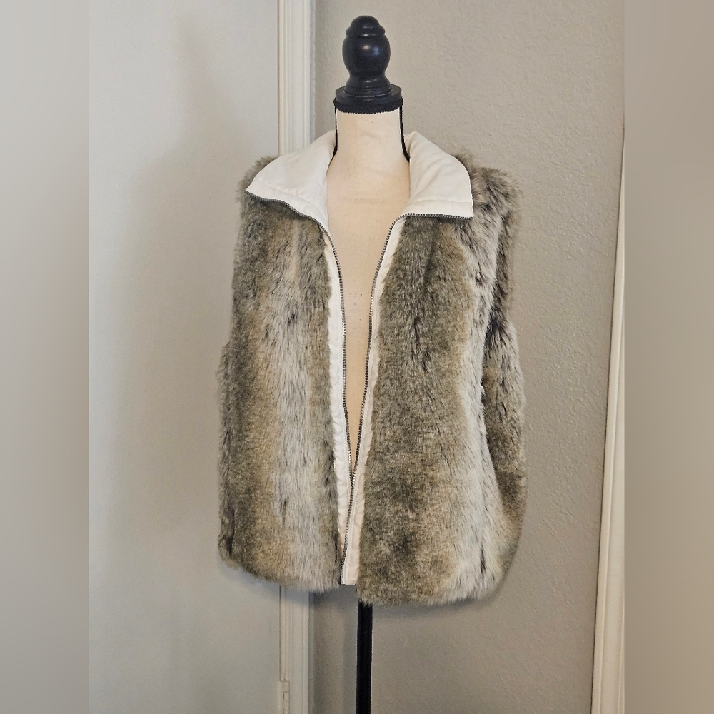 Reversible Faux Fur Vest in White